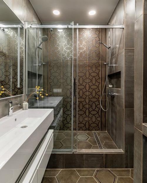 Интерьер этой квартиры в тихом центре Москвы интересен не только эстетическими решениями, но и планировкой со спальней - кладовой. 09