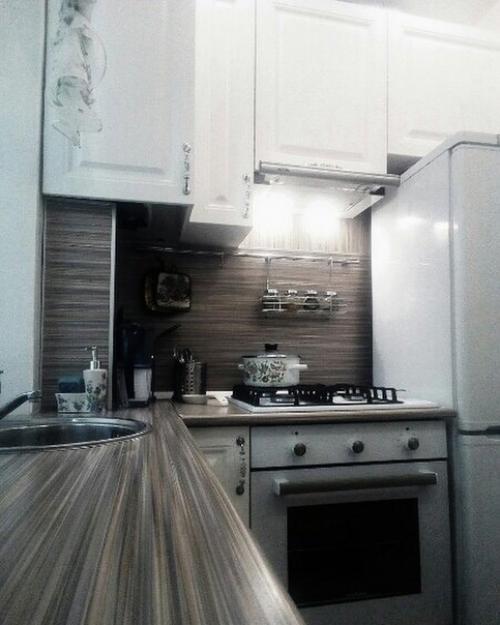 Миниатюрная кухня размером в 4 кв. 01