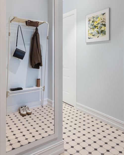 Владельцы квартиры общей площадью 74 квадратных метра - семья из трех человек. 08