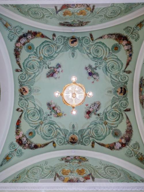 За красивый фасадом классического особняка Лопухиных - станицкой на улице пречистенка, хранится уцелевшая драгоценность - интерьеры 1817 года! 04