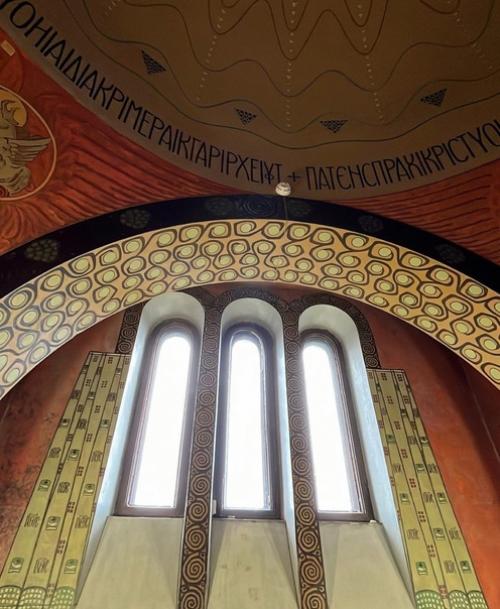 Чуковский называл этот дом Гадким, а мы им восхищаемся. 09