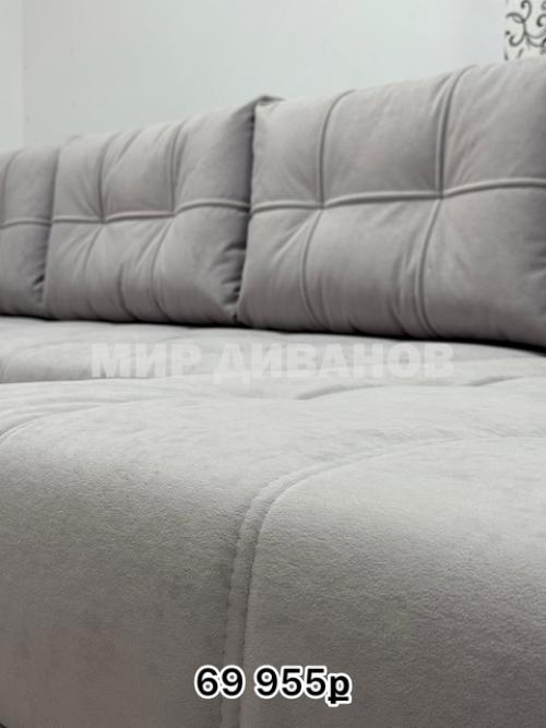 П - образный диван отлично подходит для большой гостиной, создавая уютную зону для отдыха всей семьи! 03