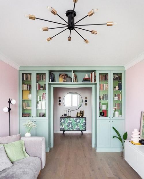 Владельцы квартиры общей площадью 74 квадратных метра - семья из трех человек. 03