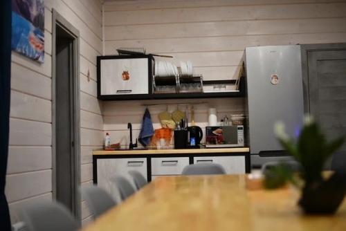 Белый дом - второй деревянный коттедж на Paradise, получивший своё название за светлые тона интерьера и приятную праздничную обстановку! 04