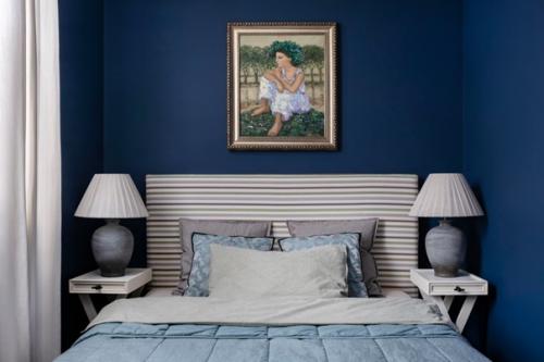 Небольшая двухкомнатная квартира с кухней в коридоре. 07