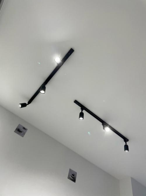 Натяжной потолок и трековое освещение. 04