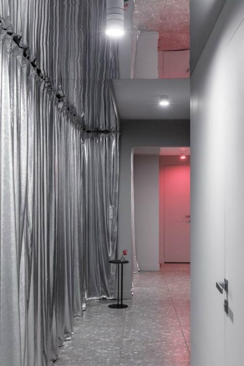 Этот интерьер построен на ощущениях - чистоте, свете и внутреннем спокойствии. 05