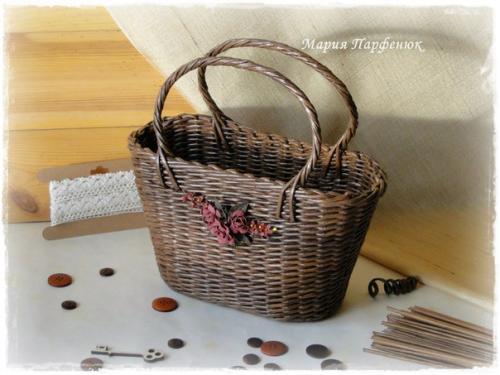 Комплект Воспоминание?  Сумочка и шкатулочка сплетены из чистой бумаги, лёгкие и прочные. 01