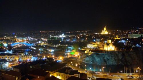 Грузия прекрасна.  Наверное, так начинаются 99% отзывов о ней, но надо же с чего-нибудь начать. 05