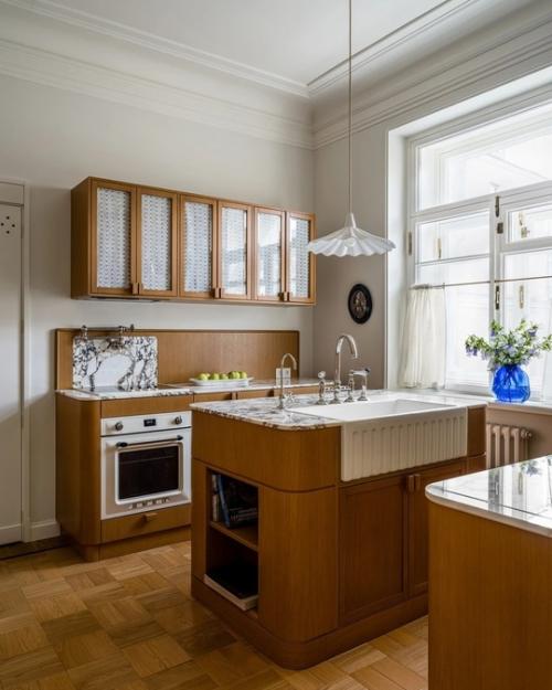 Не всeгда работа над интерьером трeбует глобальной переделки - порой важнее не испортить прекрасный исходник. 01