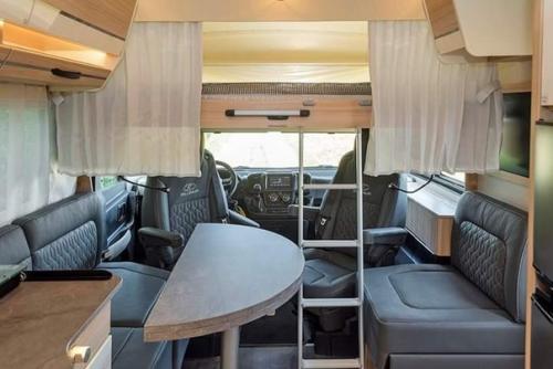 Florium Wincester 71 LMF Millenium: интеграл с центральной кроватью и гостиной лицом к лицу, предлагаемый здесь в качестве специальной серии. 01