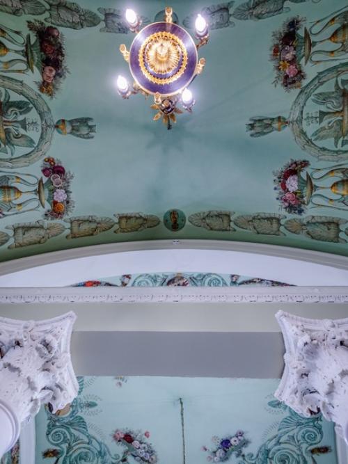 За красивый фасадом классического особняка Лопухиных - станицкой на улице пречистенка, хранится уцелевшая драгоценность - интерьеры 1817 года! 02