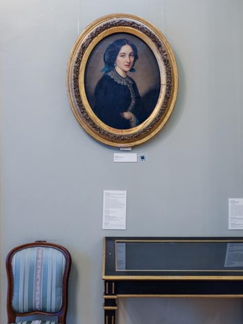 За красивый фасадом классического особняка Лопухиных - станицкой на улице пречистенка, хранится уцелевшая драгоценность - интерьеры 1817 года! 03