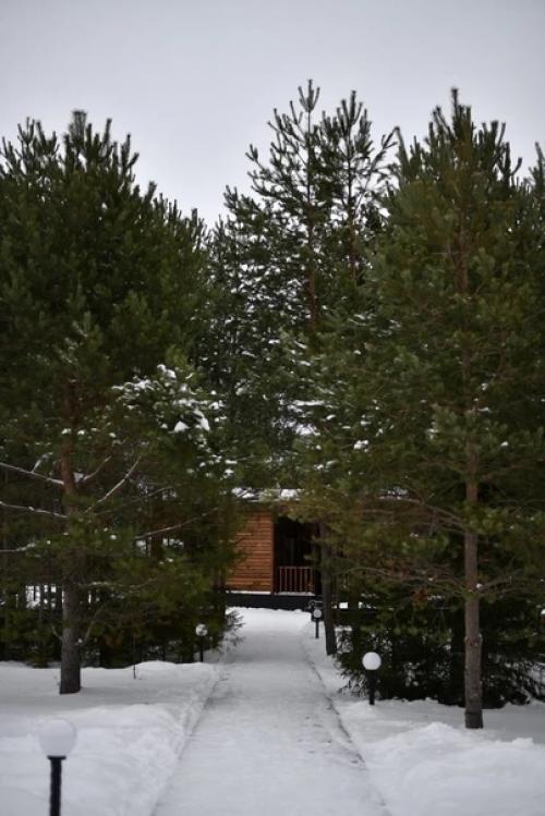 Белый дом - второй деревянный коттедж на Paradise, получивший своё название за светлые тона интерьера и приятную праздничную обстановку! 09