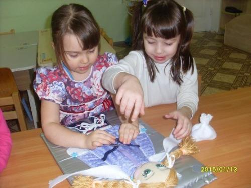 Кукла - тренажер.  Навыки самообслуживания, в частности - навыки одевания, совершенно необходимы в повседневной жизни. 03