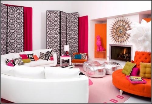 К 50-летию Барби дизайнер Джонатан Адлер создал дом Барби (Malibu Dream House) в натуральную величину, расположенный в малибу с видом на океан. 07