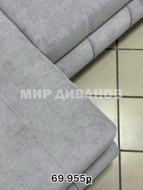 П - образный диван отлично подходит для большой гостиной, создавая уютную зону для отдыха всей семьи! 02