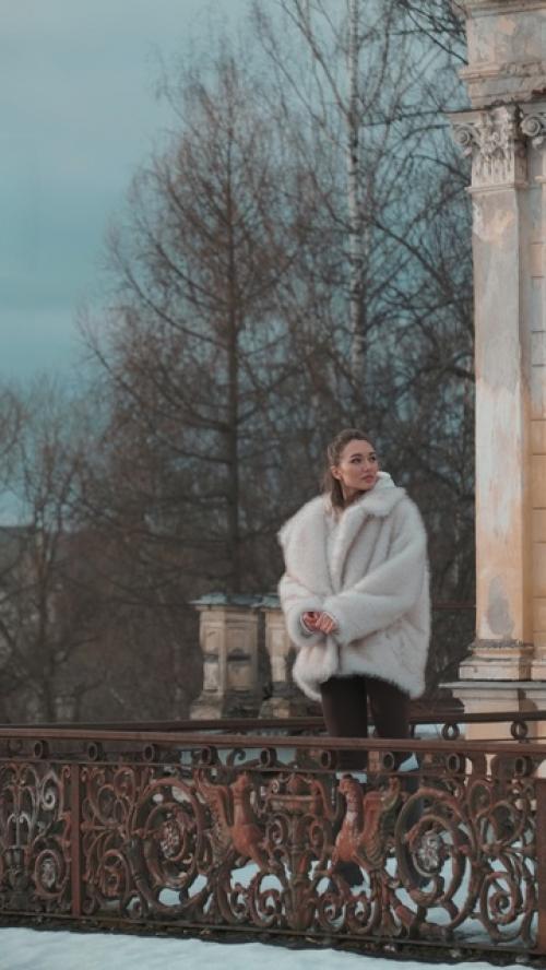 Поехали прогуляться в стрельну и решили заехать одним глазочком посмотреть на заброшенную михайловскую дачу. 02