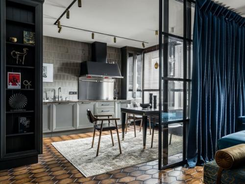 Реализованный интерьер квартиры с английским акцентом в Москве. 02