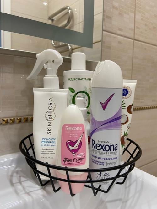 Металлическая корзинка станет прекрасным дополнением вашего интерьера и поможет организовать хранение полезных мелочей. 02