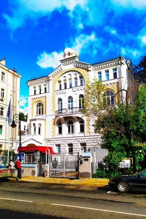 Самая номенклатурная улица в Москве это спиридоновка и ее окрестности. 06