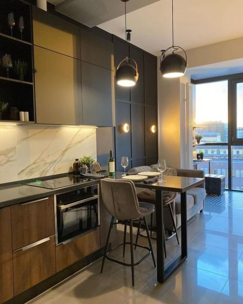 Тут всё идеально особенно балкончик. 02