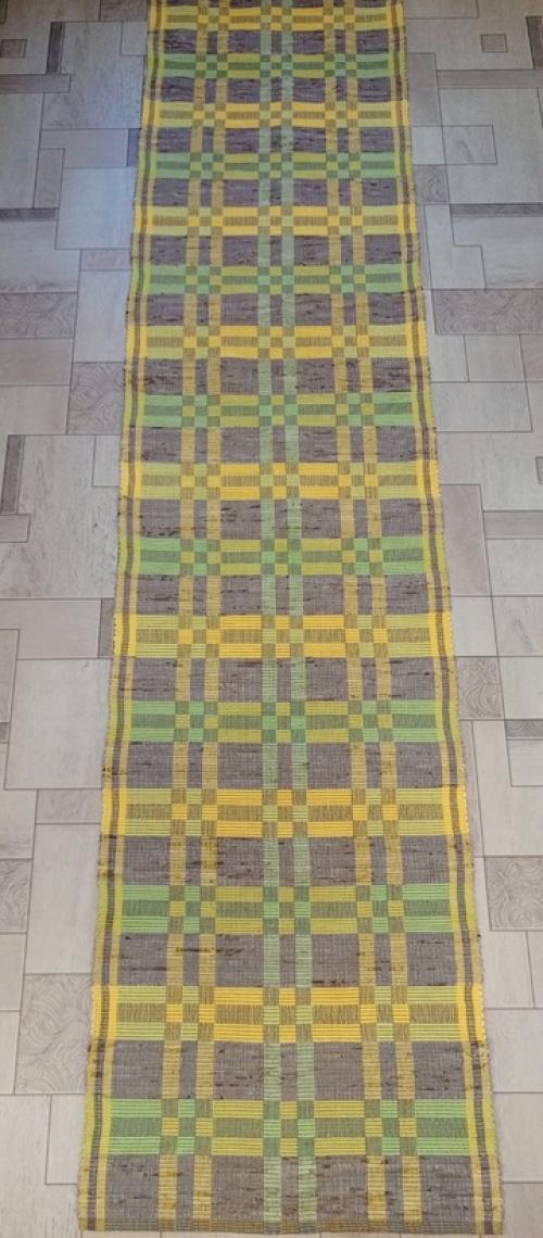 Домотканый половик на горизонтальном ткацком стане соткан. 01