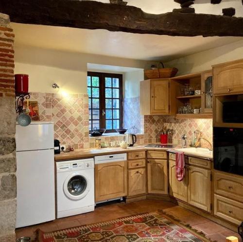 Современный интерьер дома в сент - антонен - нобль - Валь, основанного в Xiii веке. 04