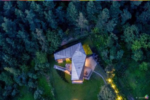 Современный дом на месте старого хутора в пригороде Вильнюса ч. 1. 01