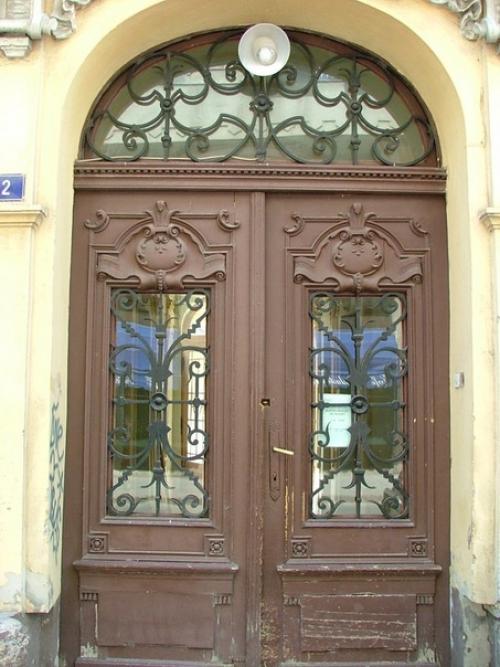 Атланты балкон поддерживают. 09