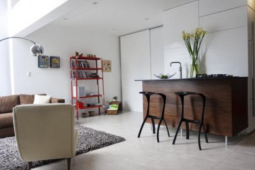 Лофт с кубической кухней от Oneto/Sousa Arquitectura Interior в перу. 01