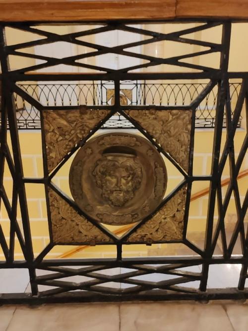 Посмотрела спектакль в мастерской 12 Никиты Михалкова и отправилась гулять по поварской улице. 07