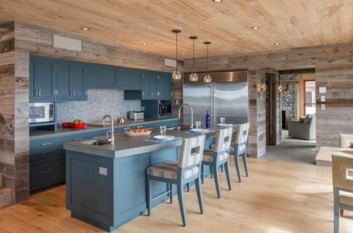 Отделка комнаты деревянными панелями: 03