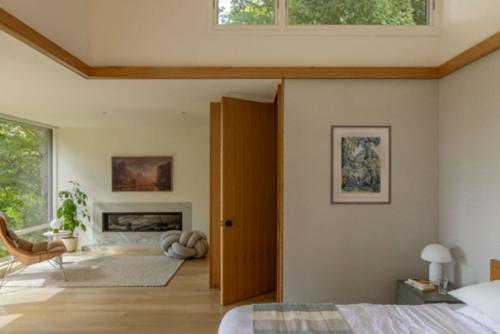 Этот кондоминиум, обновленный специалистами из сиэтлской студии Shed, является частью комплекса, спроектированного гордоном уокером. 04 Этот кондоминиум, обновленный специалистами из сиэтлской студии Shed, является частью комплекса, спроектированного гордоном уокером. 04