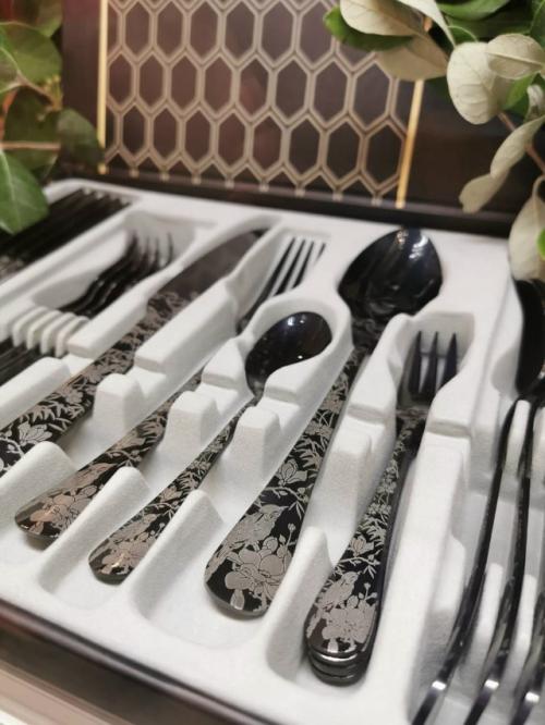 И так немного подробнее о подарке для вип консультантов компании фаберлик. 02