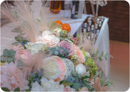 Очень трудную задачу поставила невеста Валерия: максимальный минимализм. 03