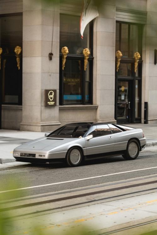 40 лет назад этот серебристый клинышек был впервые показан публике на британском международном мотор - шоу в Бирмингеме. 04