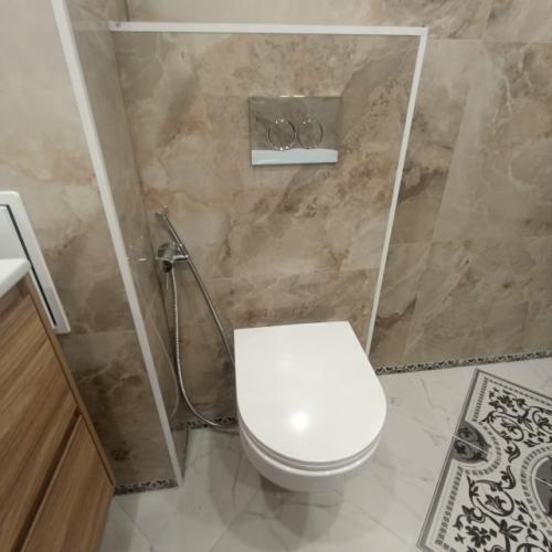 - Укладка керамогранита: материал уложен идеально ровно, швы минимальны и практически незаметны. 03