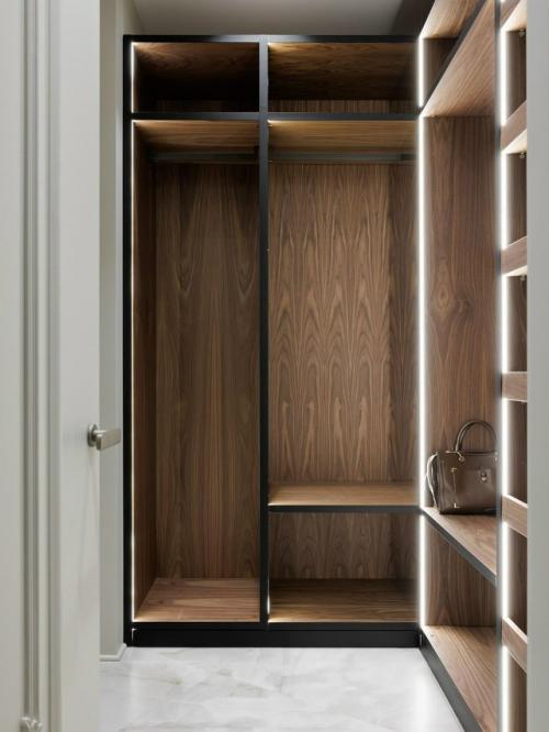 Классика, вдохновленная Петербургом, - изысканная, но без излишней строгости. 05