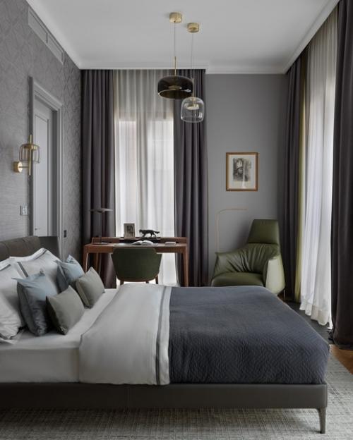 Реализованный интерьер квартиры, где нашлось место для винтажных предметов из коллекции хозяев и современного искусства. 03