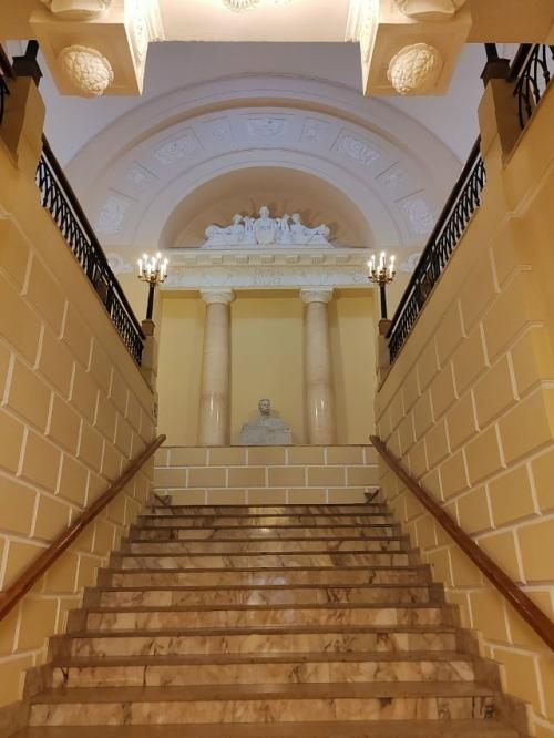 Посмотрела спектакль в мастерской 12 Никиты Михалкова и отправилась гулять по поварской улице. 04