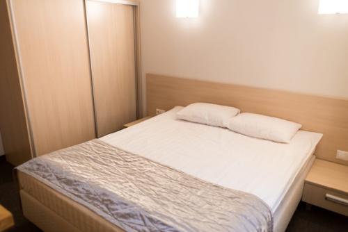 Коттеджи в парк - отеле форрест - это уютные двухэтажные твинхаусы. 04