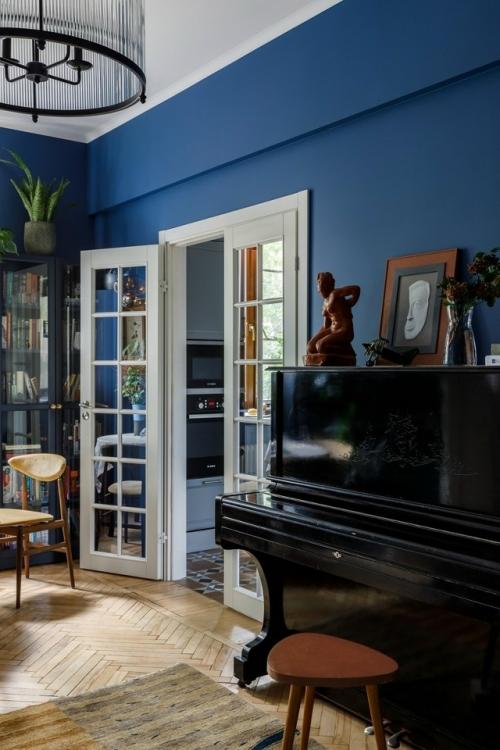 Двухкомнатная квартира в старом доме советской постройки. Двухкомнатная квартира в старом доме советской постройки.