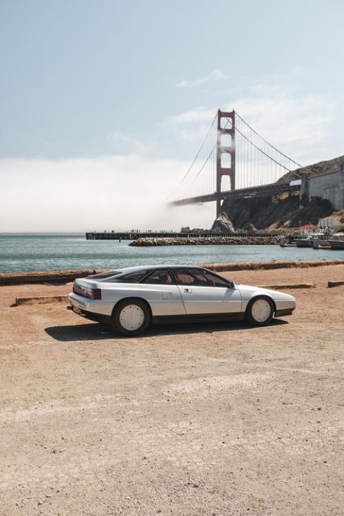 40 лет назад этот серебристый клинышек был впервые показан публике на британском международном мотор - шоу в Бирмингеме. 05