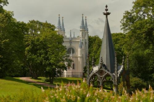 А вы знали почему парк в Петергофе называется Александрией? 04