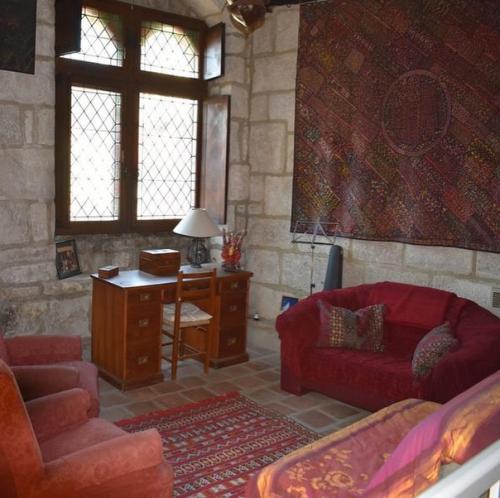 Современный интерьер дома в сент - антонен - нобль - Валь, основанного в Xiii веке. 05