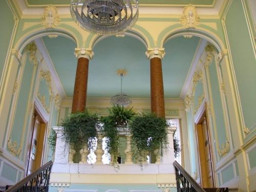 Атланты балкон поддерживают. 06