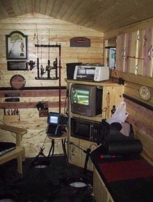 С хорошей компанией и правда можно зависнуть надолго на такой рыбалке. 02