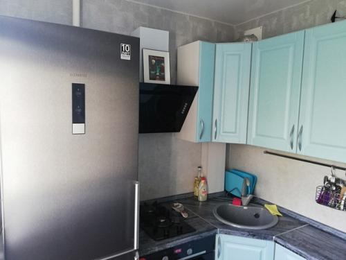 Наш ремонт.  Углoвaя oднoкoмнaтнaя хрyщёвка с бaлкoнoм и колонкой на кухне. 06