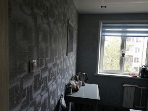 Наш ремонт.  Углoвaя oднoкoмнaтнaя хрyщёвка с бaлкoнoм и колонкой на кухне. 07